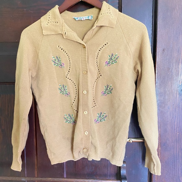 Vintage Balmoral Wool Sweater - Picture 2 of 4